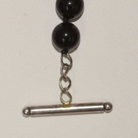 Tiffany & Co. Onyx Bead Necklace With Engraved Toggle Clasp - 925 - Picture 4 of 8